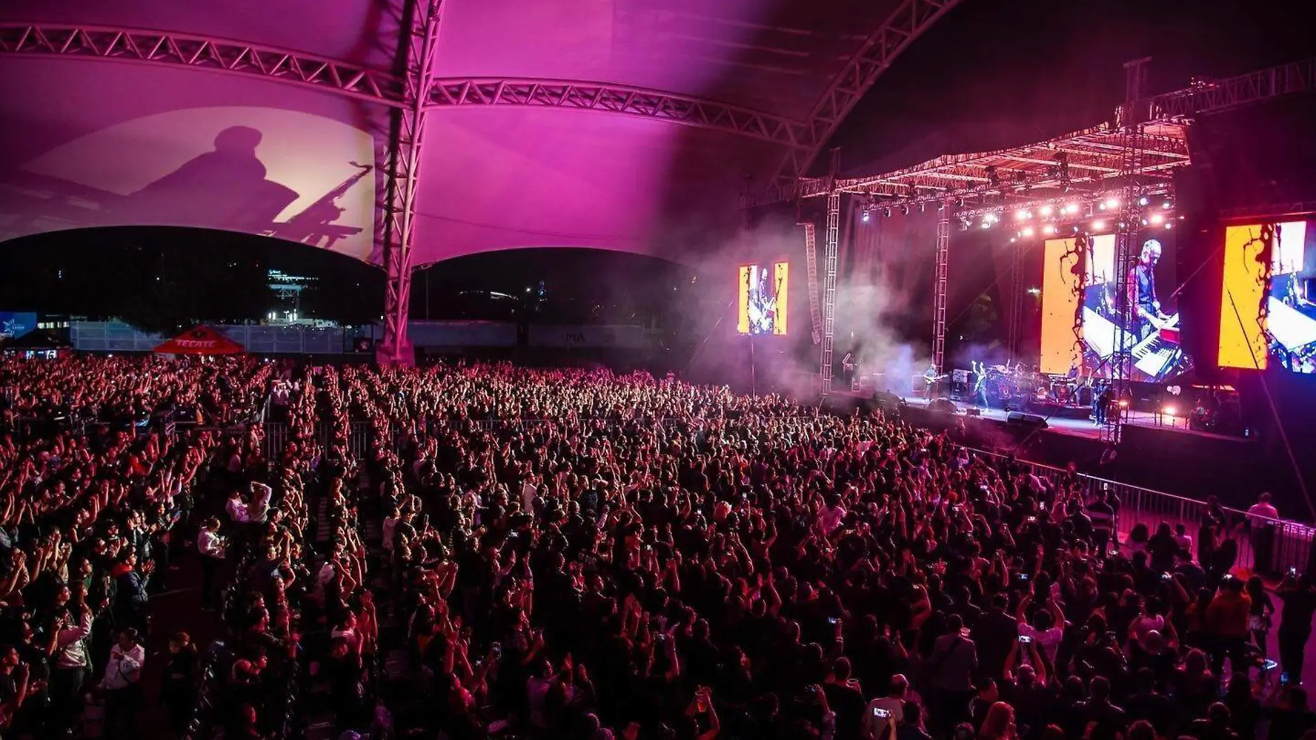 Se presenta Caifanes ante una Velaria llena en León 